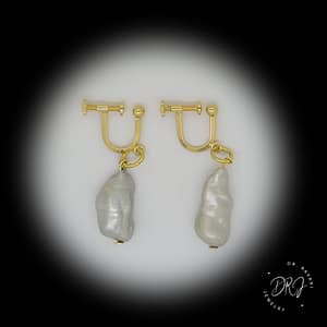 Gray Baroque Pearl Errings